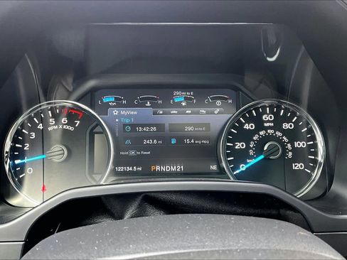 Used 2016 Ford F150 Platinum w/ Equipment Group 701A Luxury AWD/4WD image 26