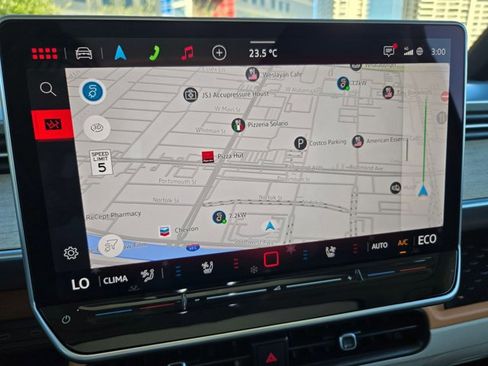 Used 2025 Volkswagen ID. Buzz Pro S Plus image 13