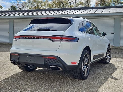 Certified 2025 Porsche Macan image 7