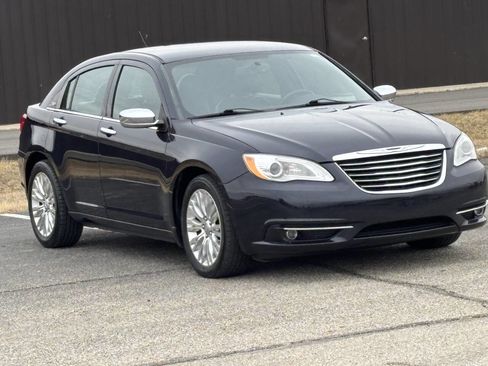 Used 2012 Chrysler 200 Limited image 3