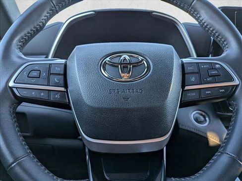 Used 2024 Toyota Highlander XSE image 14
