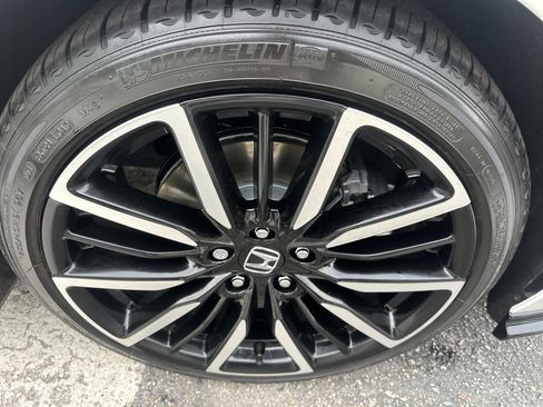 Used 2025 Honda Accord Touring image 7