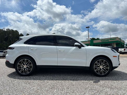 Used 2025 Porsche Cayenne w/ Premium Package Plus AWD/4WD image 6