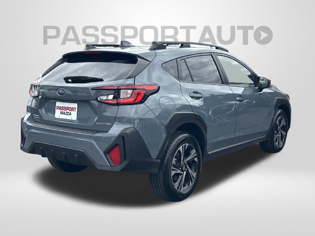 Used 2024 Subaru Crosstrek 2.0i Premium AWD/4WD image 5