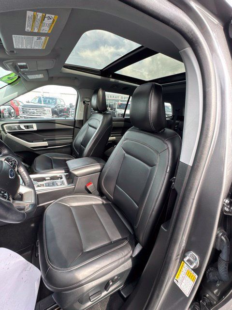 Used 2023 Ford Explorer XLT w/ Equipment Group 202A AWD/4WD image 10