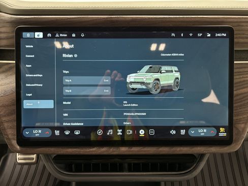 Used 2023 Rivian R1S Launch Edition image 29