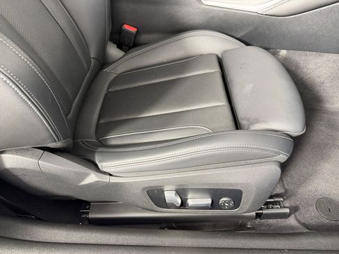 Used 2024 BMW 430i Convertible w/ M Sport Package image 30