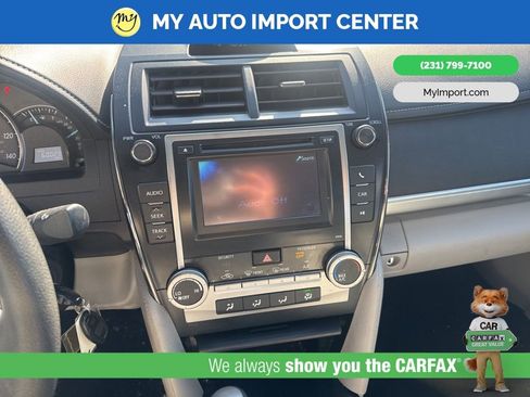 Used 2013 Toyota Camry LE image 10