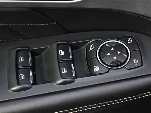 Used 2016 Ford Explorer Platinum AWD/4WD image 23