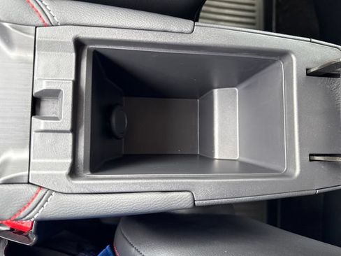 Certified 2025 Nissan Kicks SR FWD image 23