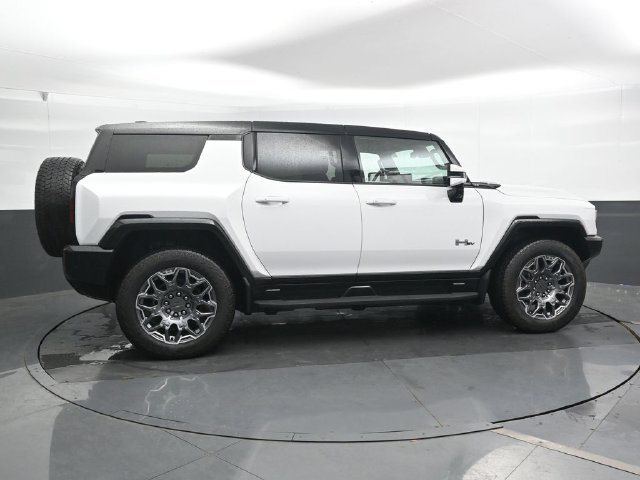 Used 2025 GMC Hummer EV 3X w/ LPO, Cargo Utility Package AWD/4WD image 41