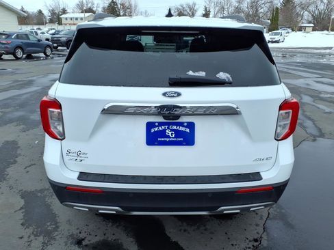 Used 2023 Ford Explorer XLT w/ Equipment Group 202A image 5