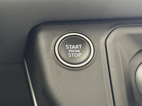 Used 2025 Land Rover Defender 110 X-Dynamic SE image 27