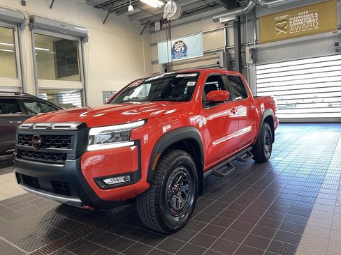 Used 2025 Nissan Frontier PRO-4X w/ Pro Premium Package AWD/4WD image 3