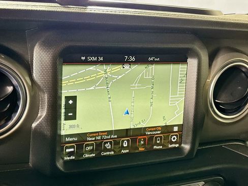 Used 2022 Jeep Wrangler Unlimited Sahara w/ Cold Weather Group image 16