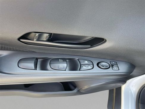 New 2025 Nissan Kicks Play S image 13