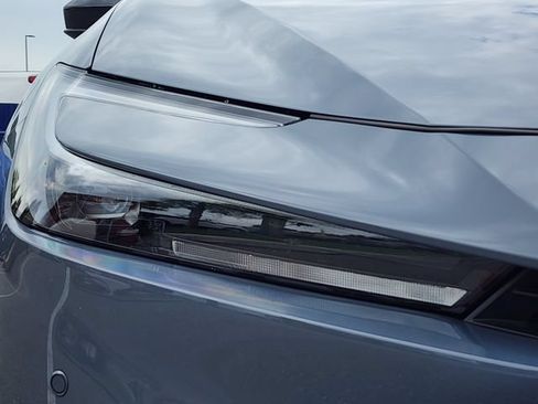 Used 2025 Toyota Prius LE FWD image 11