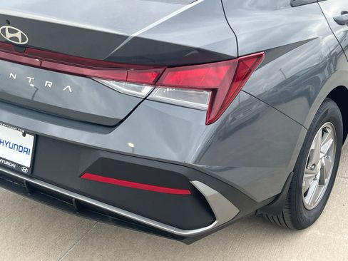 New 2026 Hyundai Elantra SE image 13