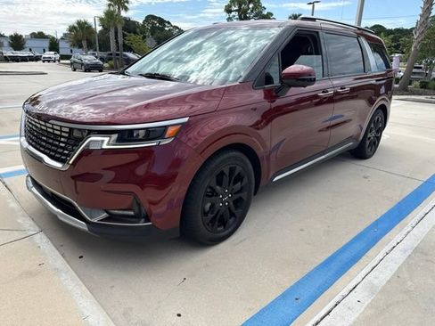 Certified 2024 Kia Carnival SX FWD image 3