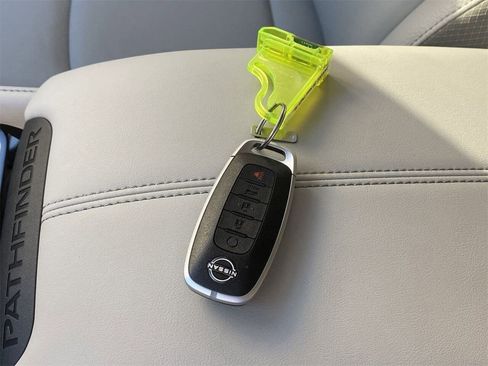 New 2025 Nissan Pathfinder SL image 36