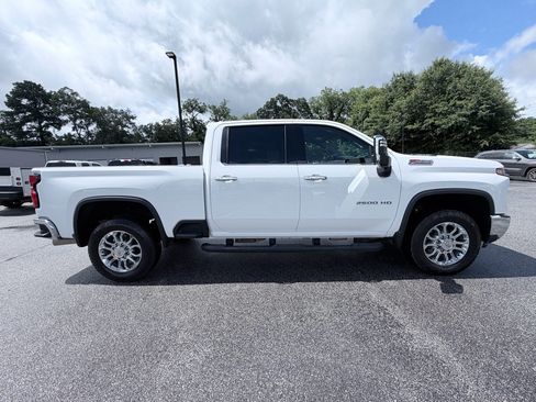 Used 2024 Chevrolet Silverado 2500 LTZ w/ LTZ Plus Package AWD/4WD image 4