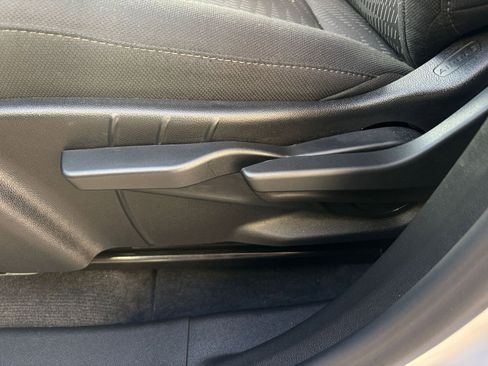 Used 2025 Chevrolet Equinox LT AWD/4WD image 23