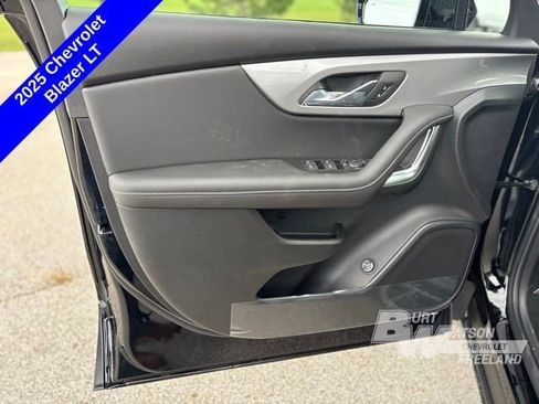 New 2025 Chevrolet Blazer LT w/ Convenience Package image 11