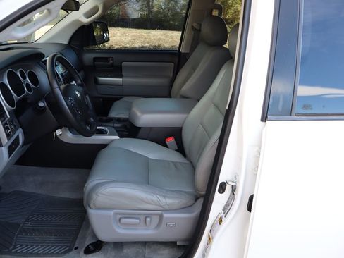 Used 2010 Toyota Sequoia SR5 image 19