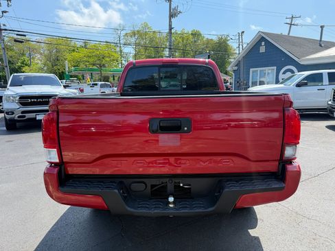 Used 2018 Toyota Tacoma SR RWD image 6