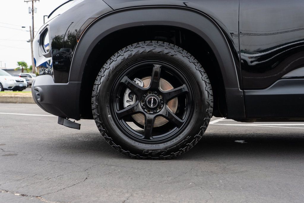 Used 2021 Chevrolet TrailBlazer LS w/ LPO, Blackout Package FWD image 7