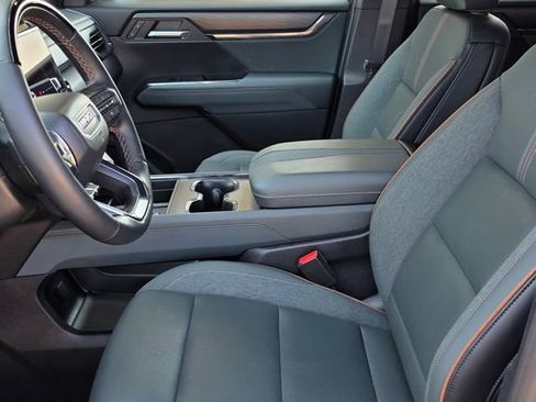 Used 2025 GMC Acadia AT4 w/ Super Cruise Package AWD/4WD image 5