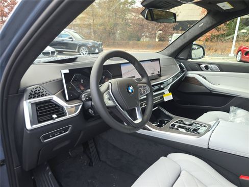 Used 2026 BMW X7 xDrive40i AWD/4WD image 23