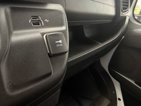 Used 2025 RAM ProMaster 2500 w/ U-Haul Equipment Group FWD image 15