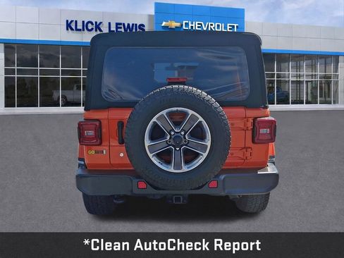 Used 2018 Jeep Wrangler Unlimited Sahara AWD/4WD image 7