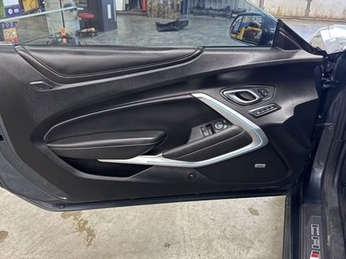 Used 2019 Chevrolet Camaro LT image 10