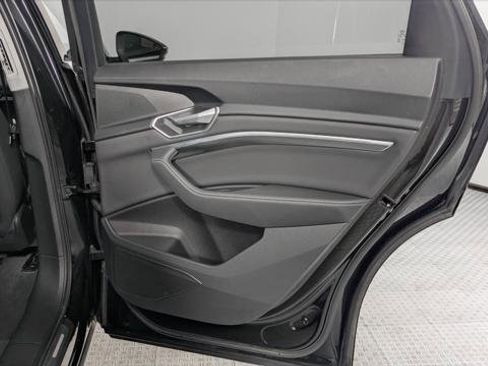 Used 2021 Audi e-tron Premium w/ Towing Package image 21
