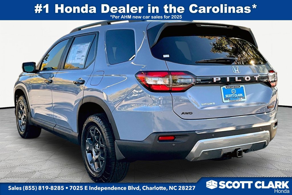 New 2026 Honda Pilot TrailSport image 3