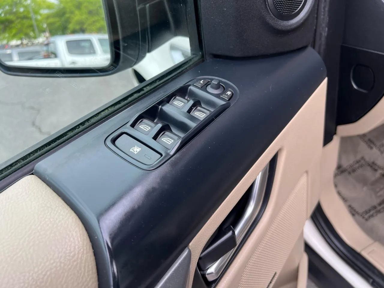 Used 2010 Land Rover LR2 HSE AWD/4WD image 35