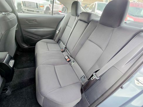 Used 2025 Toyota Corolla LE image 31