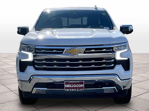 Used 2022 Chevrolet Silverado 1500 LTZ AWD/4WD image 3