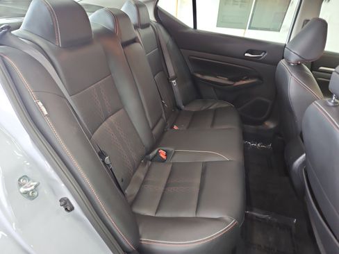 Used 2024 Nissan Altima 2.5 SR w/ SR Premium Package image 11