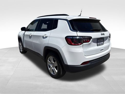 Used 2022 Jeep Compass Latitude FWD image 3