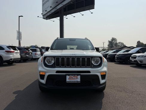 Used 2019 Jeep Renegade Sport w/ Sport Appearance Group AWD/4WD image 3