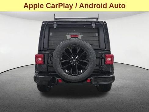 Used 2022 Jeep Wrangler Unlimited Sahara AWD/4WD image 7