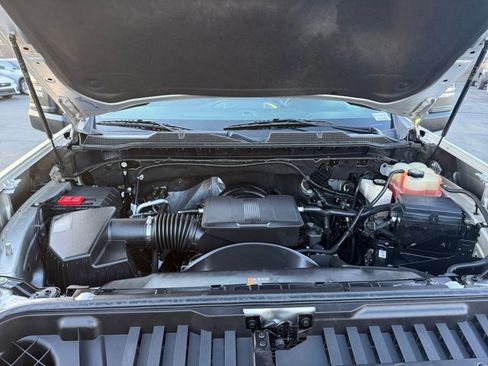 Used 2022 Chevrolet Silverado 2500 Custom w/ Custom Value Package image 18