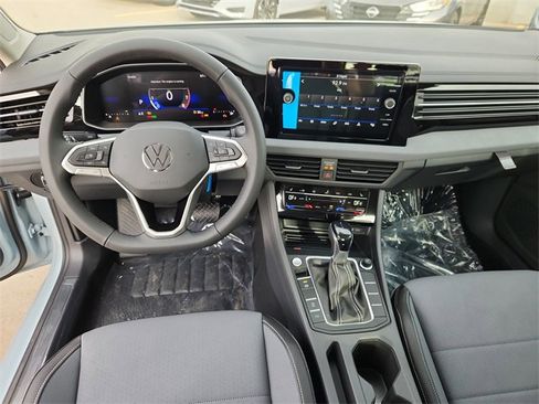 New 2026 Volkswagen Jetta SE image 9