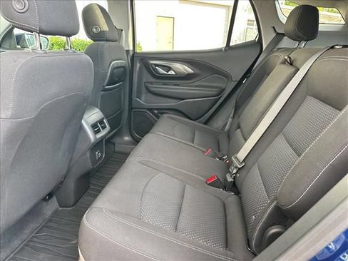 Certified 2022 GMC Terrain SLE w/ Driver Convenience Package FWD image 17