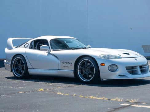 Used 1999 Dodge Viper GTS image 9