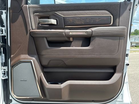 New 2025 RAM 2500 Limited image 25