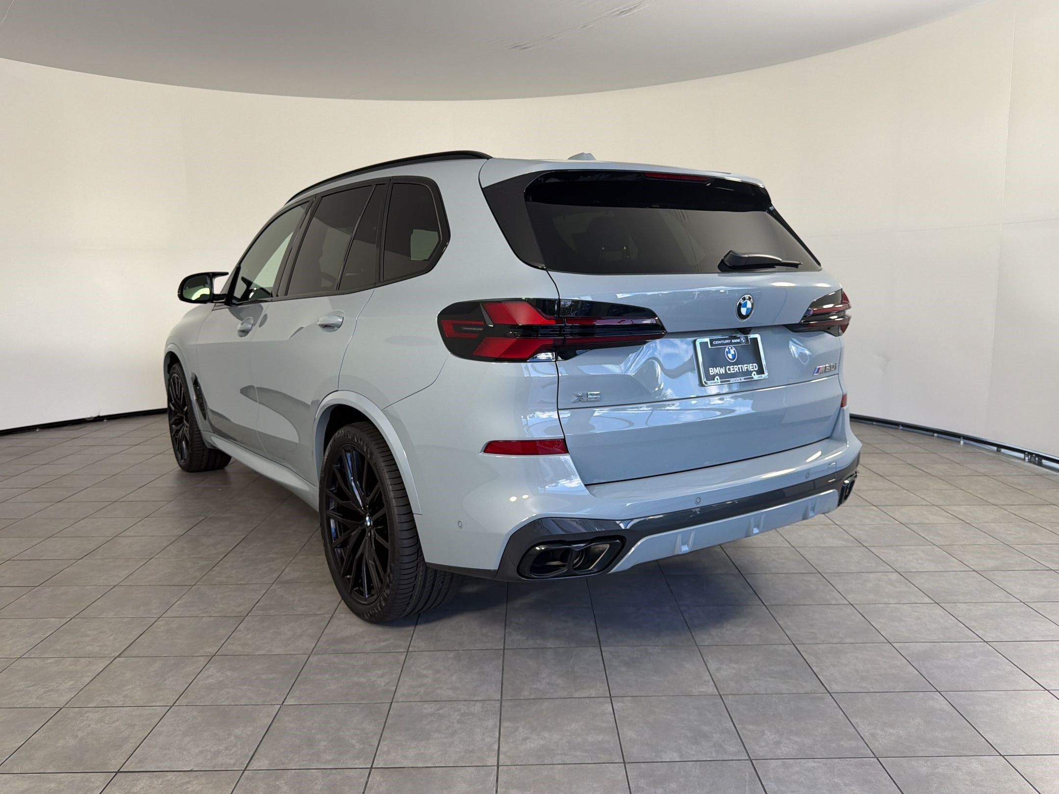 Certified 2026 BMW X5 M60i w/ Executive Package AWD/4WD image 3